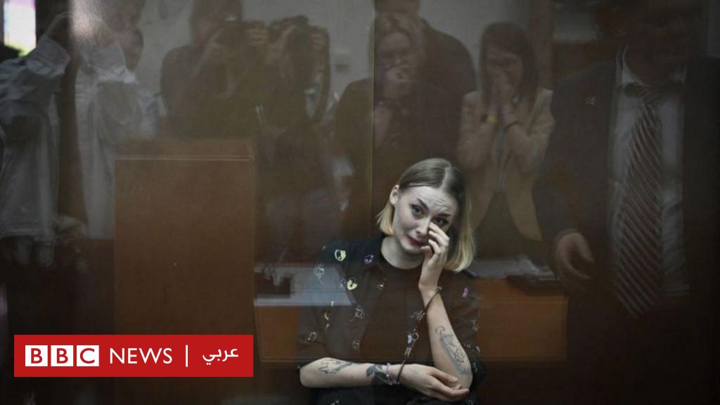 روسيا وأوكرانيا: كيف تخنق القوانين الروسية أصوات المعارضة؟ - BBC News عربي