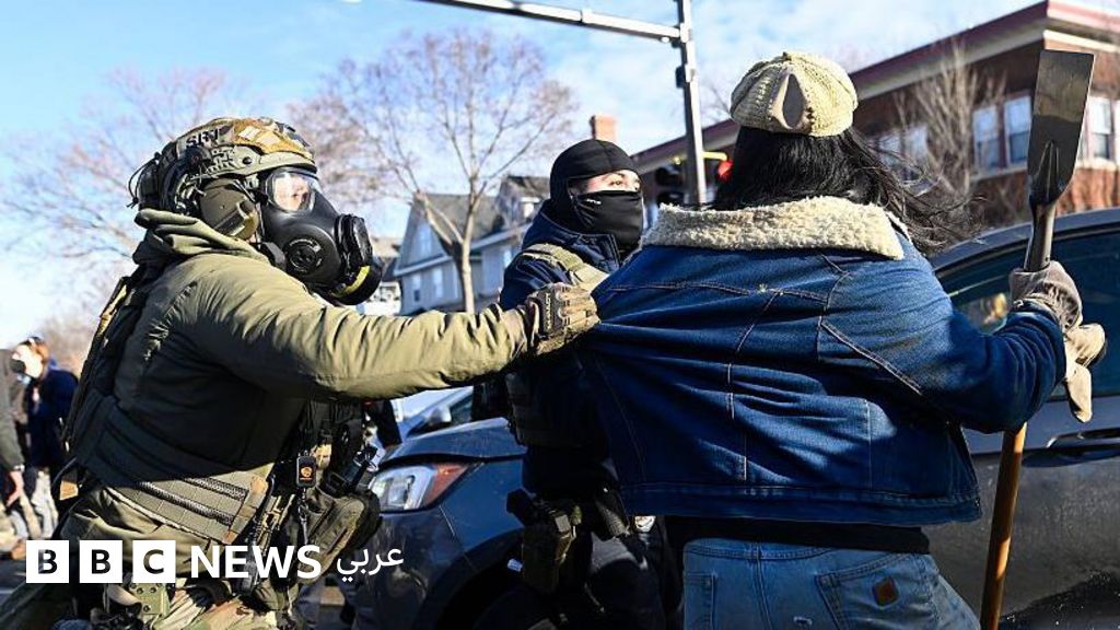 عملية مترو سيرج: "إدارة الهجرة والجمارك تطارد الناس في مينيابوليس" - BBC News عربي