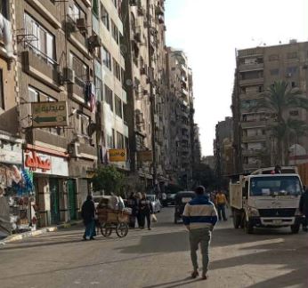 محافظة الجيزة تمنع إقامة سوق الجمعة العشوائي بشارع الدكتور لاشين بحي الهرم