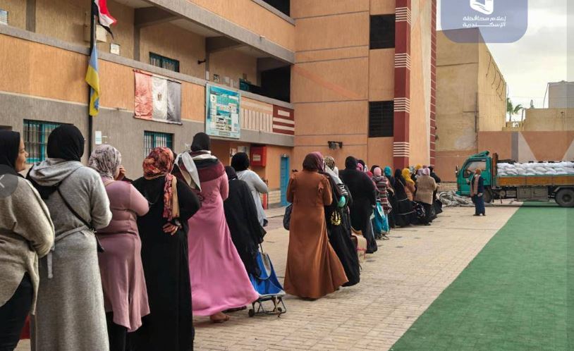 قوافل الخير توزع 5000 عبوة غذائية على الأسر الأولى بالرعاية بالإسكندرية قبل رمضان
