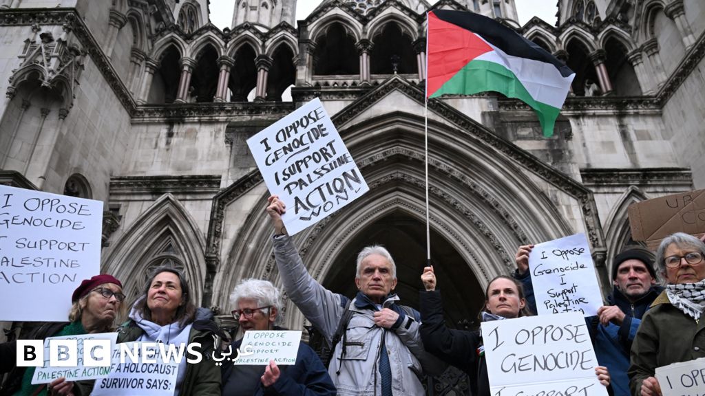 المحكمة العليا البريطانية تقضي بعدم قانونية حظر منظمة "فلسطين آكشن"، والحكومة تعتزم استئناف القرار - BBC News عربي