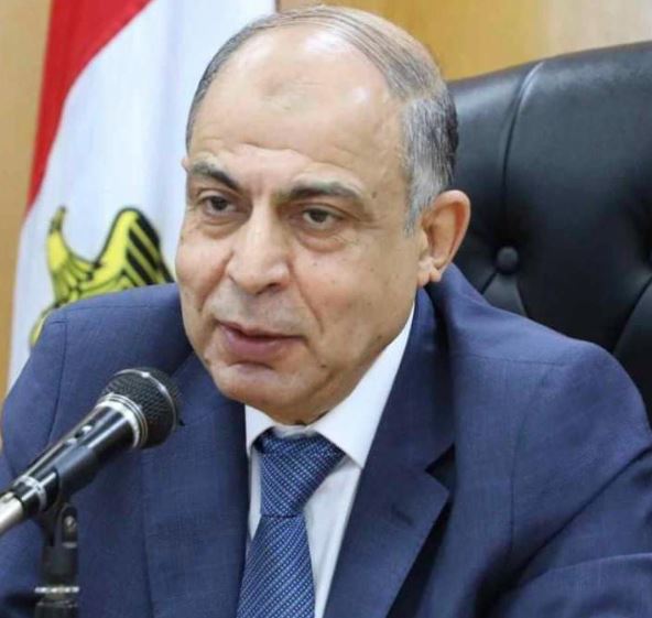 محافظ المنيا: تنفيذ 91 مشروعا وصيانة 229 مدرسة ودعم المنظومة بـ 22 ألف تختة جديدة