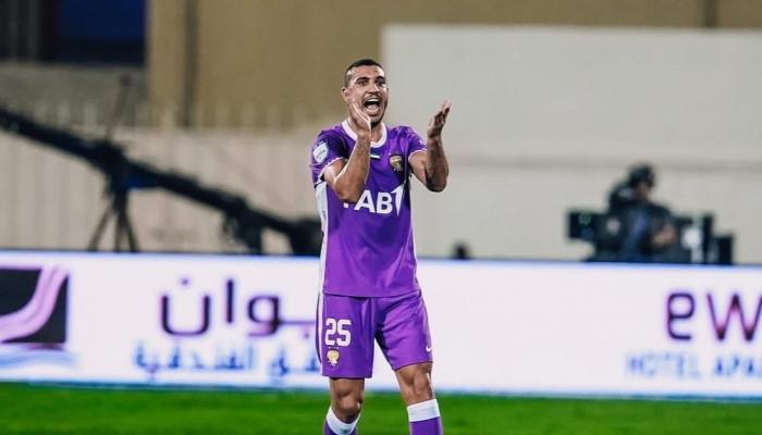 رغم إلغاء ركلة الجزاء.. بطاقة حمراء تصدم المصري رامي ربيعة (فيديو)
