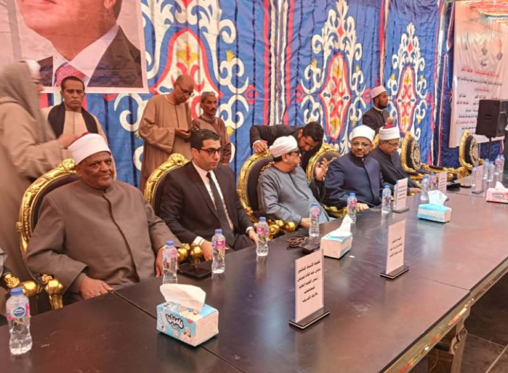 الأزهر ينهي خصومة ثأرية بين عائلتي عبود خليفة وحافظ عبد الرحيم بساحة الطيب بالأقصر