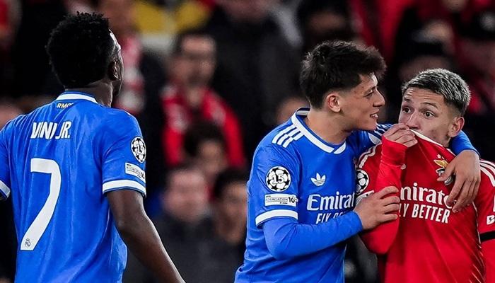في بيان رسمي.. لاعب بنفيكا يرد على اتهامات فينيسيوس بالعنصرية