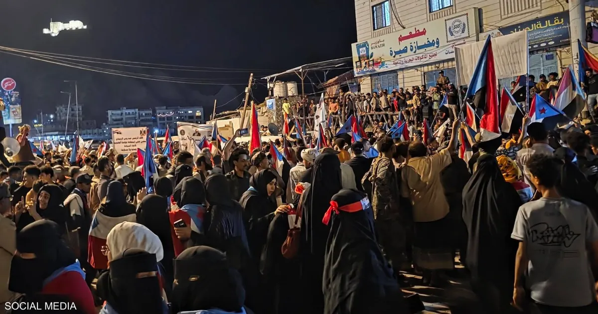 عدن.. قتيل وعشرات الجرحى في احتجاجات أمام قصر معاشيق