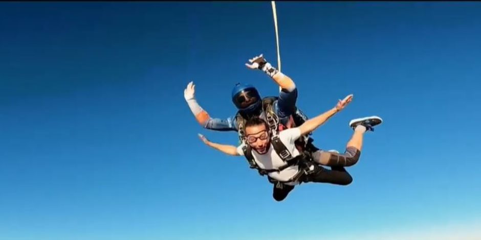 «شوف مصر من فوق» مغامرة فوق مستوى الخيال مع «SKYDIVE PHARAOHS» (فيديو) - صوت الأمة