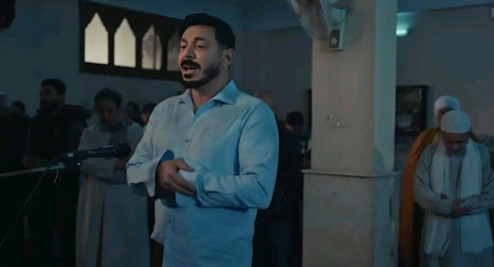 مخرج مسلسل "درش" يعلق على ظهور مصطفى شعبان بوشم صليب: النجومية لا تقتصر على الشقاوة وفتح الصدر | خبر