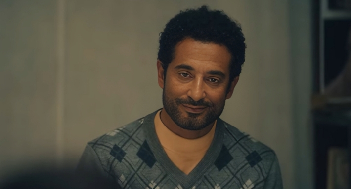 مسلسل "إفراج" الحلقة السادسة - عمرو سعد يشك في تارا عماد | خبر