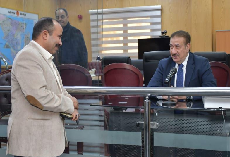 محافظ بورسعيد يتابع رفع المخلفات من الضواحي عبر الشبكة الوطنية للطوارئ