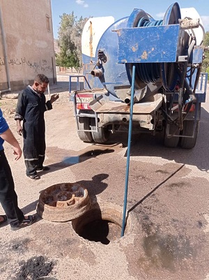 جنوب سيناء.. رفع كفاءة صناديق القمامة وتطهير مطابق الصرف الصحي بشوارع نوبيع
