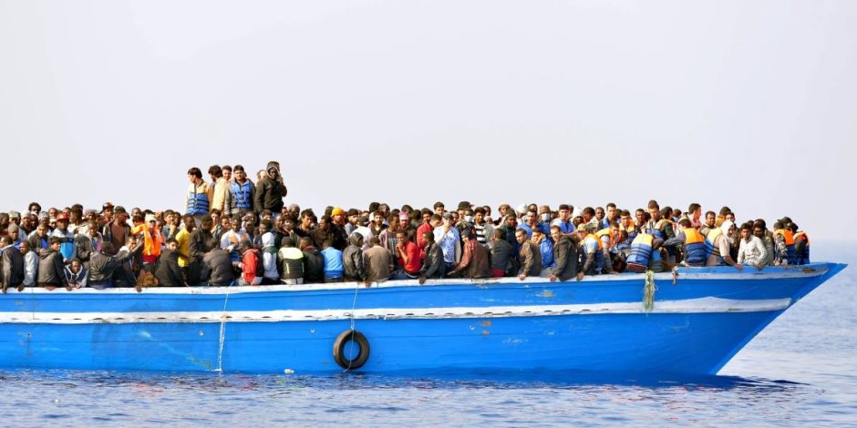 سفارة مصر باليونان تكشف أسماء الناجين من حادث غرق مركب الهجرة غير الشرعية - صوت الأمة