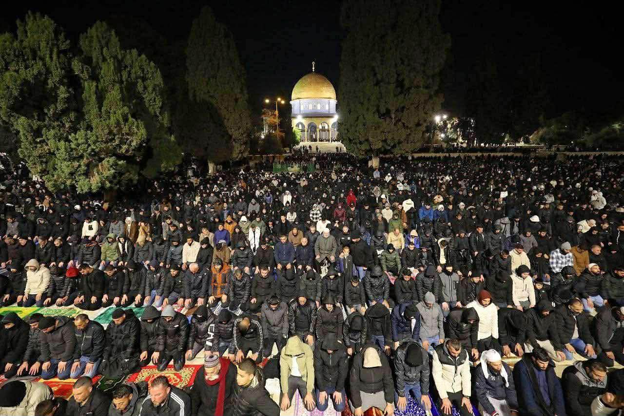 70 ألف مصلٍّ أدوا صلاة التراويح في الجمعة الثانية من رمضان بالمسجد الأقصى
