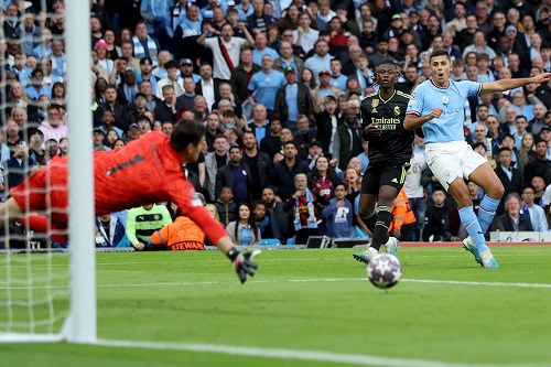 ريال مدريد يحدد هدفه التعاقدي الأول في الصيف