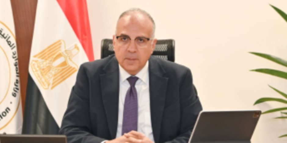 وزير الري يتابع موقف المشروع القومي لضبط نهر النيل وفرعيه - صوت الأمة