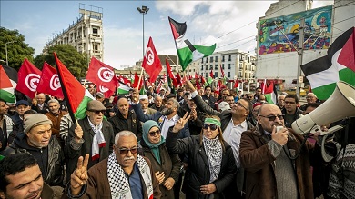 تونس.. وقفة احتجاجية تنديدا باستمرار العدوان الإسرائيلي على غزة
