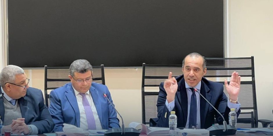 المستشار محمود فوزي يقترح دراسة لحل مشكلة السلع الراكدة التي يهملها أصحابها في ساحات الجمارك - صوت الأمة