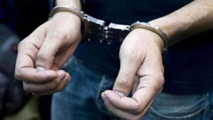 قبل هروبه إلى ليبيا.. القبض على قاتل شاب ووالدته بالعزبة البيضاء في كفر الشيخ