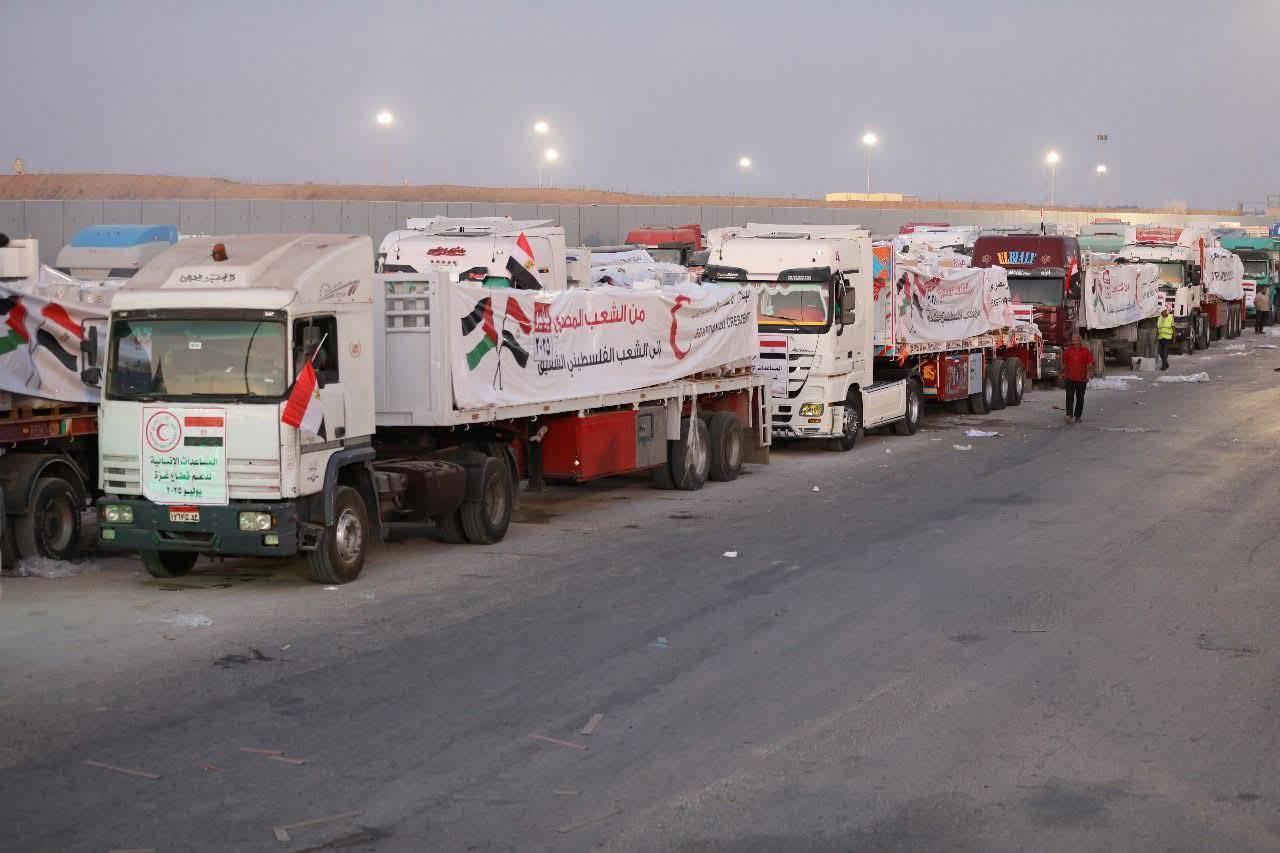 رئيس اللجنة الوطنية لإدارة غزة: مصر تبذل جهودا ضخمة لإدخال المساعدات إلى القطاع بكميات كبيرة