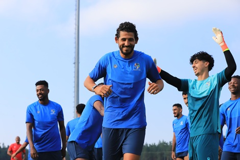 أحمد حجازي يغادر مصابًا.. ونيوم يسقط أمام الخلود في الدوري السعودي