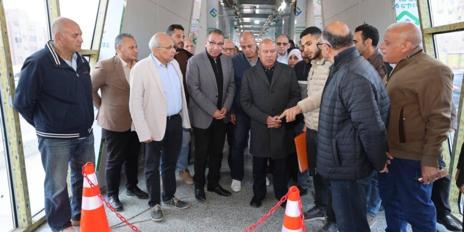 وزير النقل يتفقد جاهزية المرحلة الثانية من مشروع الأتوبيس الترددي السريع «BRT» - صوت الأمة