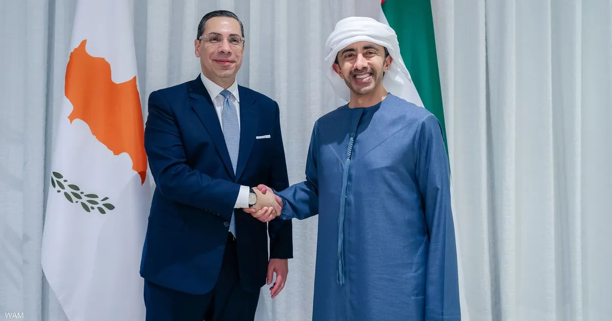 عبد الله بن زايد يستقبل وزير خارجية قبرص