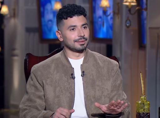 محمد أنور: لجان السوشيال ميديا تروج لـ 4 أو 5 مسلسلات.. والواقع في الشارع مختلف تماما