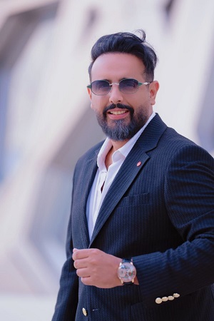 حمد المرزوق يعلن تأجيل جميع الحفلات الفنية بالكويت حتى إشعار آخر