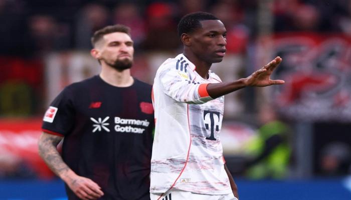 فن إهدار الفرص.. طرد يورط لاعب بايرن ميونخ