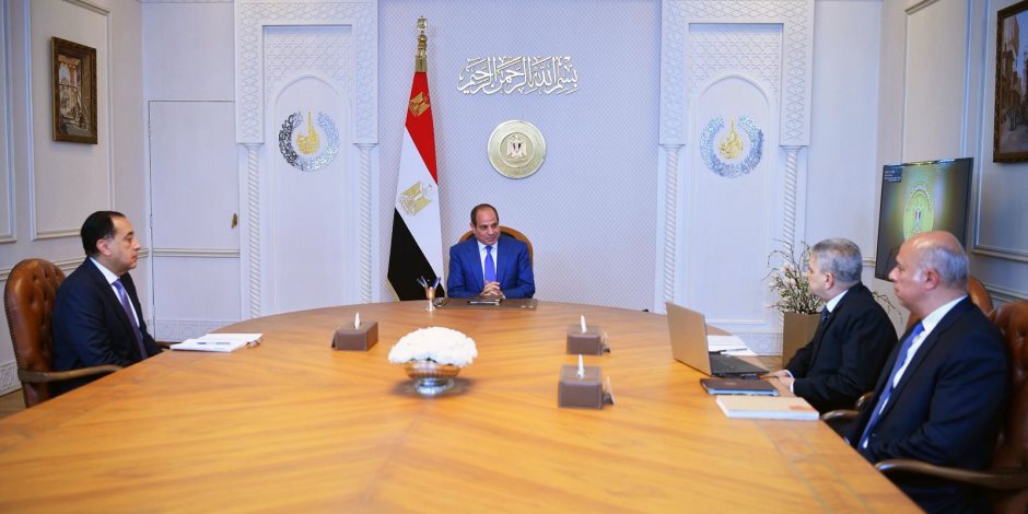 الرئيس السيسي يطلع على موقف إدخال الرقمنة والتكنولوجيا في عمل هيئة قناة السويس - صوت الأمة
