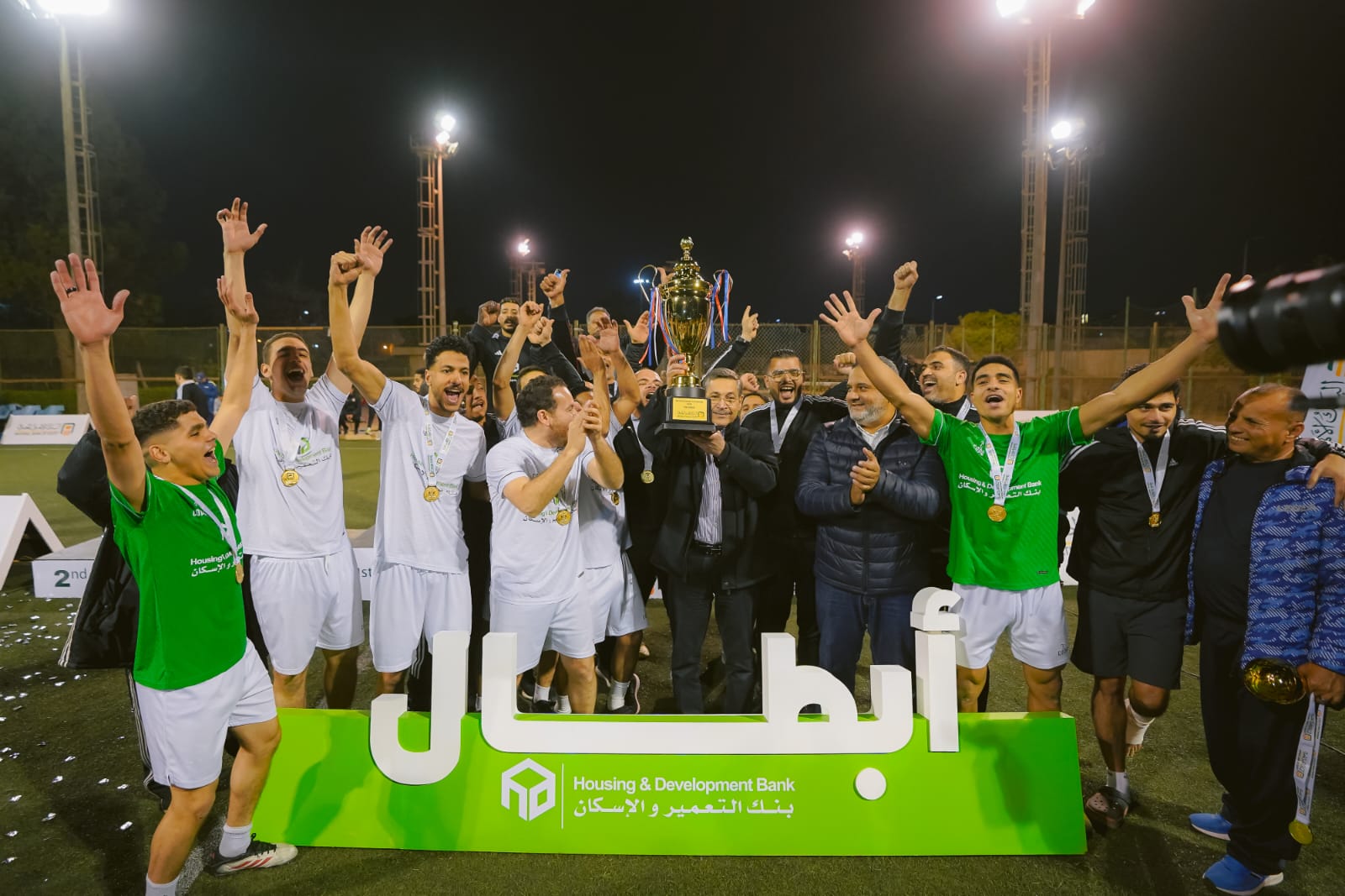 بالصور.. فريق بنك التعمير والإسكان يفوز ببطولة الدورة الرمضانية لكرة القدم للقطاع المصرفي | أموال الغد