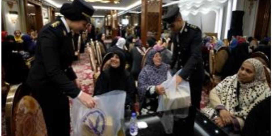 الداخلية تحتفي بأعياد المرأة بمبادرات إنسانية لدعم السيدات المعيلات ونزيلات مراكز الإصلاح والتأهيل (صور) - صوت الأمة