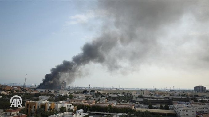 الإمارات تتعامل مع 6 صواريخ و21 طائرة مسيرة من إيران