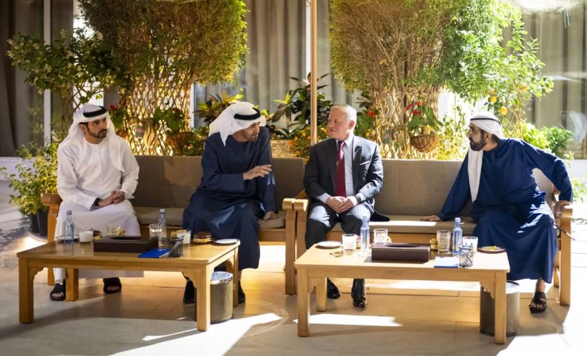 ملك الأردن ورئيس الإمارات يبحثان التطورات الإقليمية وسبل خفض التصعيد