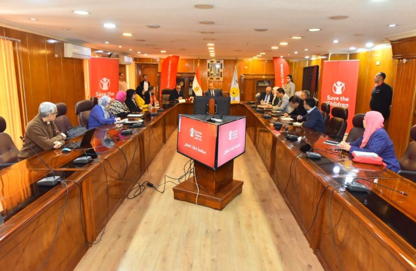 محافظ أسيوط يترأس اجتماعا للتنسيق مع منظمة إنقاذ الطفل لتنفيذ مشروعات تنموية