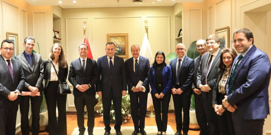 وزير التعليم العالي والسفير الفرنسي يبحثان تطورات إنشاء الحرم الجامعي الجديد للجامعة الفرنسية في مصر - صوت الأمة
