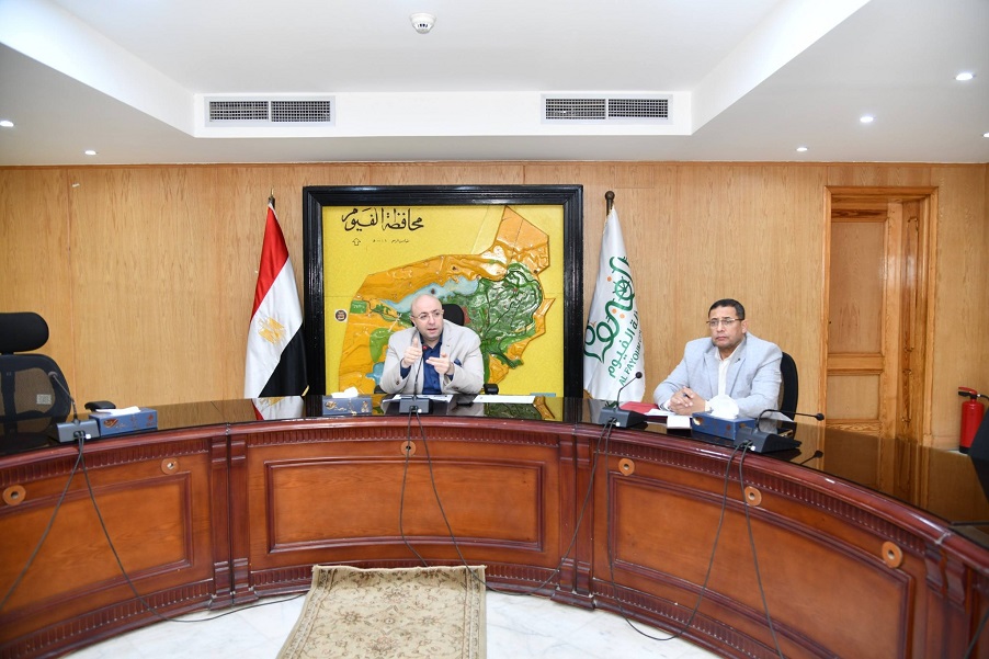 محافظ الفيوم يتابع معدلات الأداء بملف تقنين أراضي أملاك الدولة وموقف الرد على المتغيرات غير القانونية