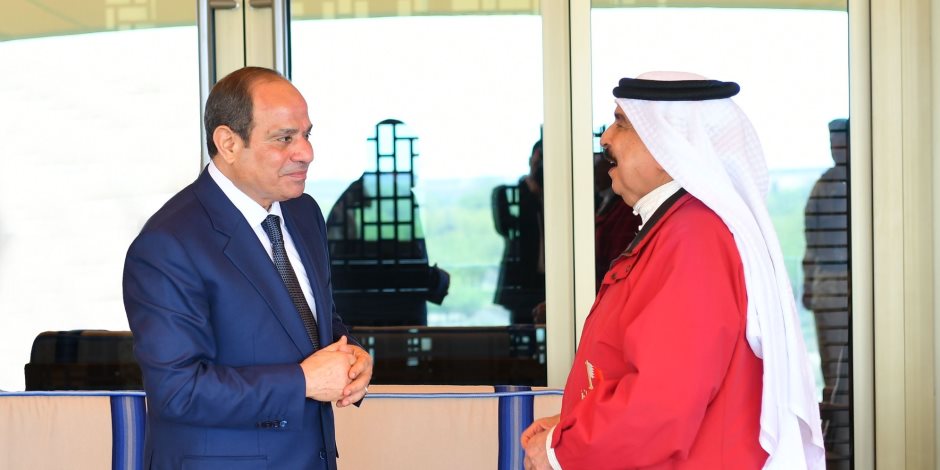 الرئاسة: الرئيس السيسى زار البحرين والسعودية تأكيدًا على تضامن مصر ودعمها الكامل لدول الخليج "صور" - صوت الأمة