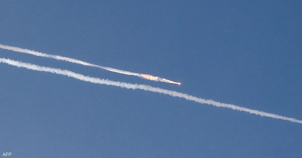 تقارير إسرائيلية: 135 جريحا في هجوم إيران على عراد وديمونة