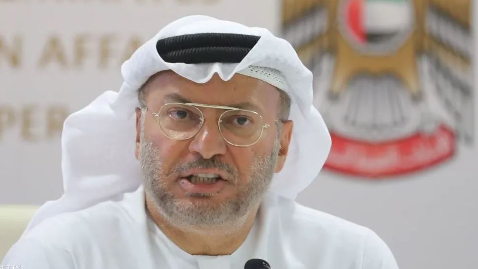 أنور قرقاش يدعو لاتخاذ موقف عربي أكثر حزما تجاه إيران