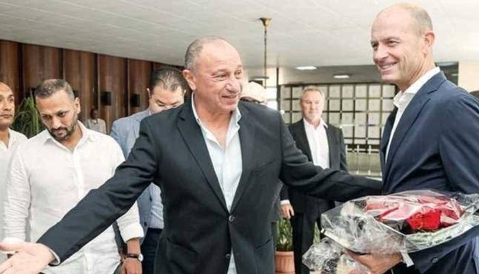 كيف تضاعفت رواتب مدربي الأهلي في عهد محمود الخطيب؟