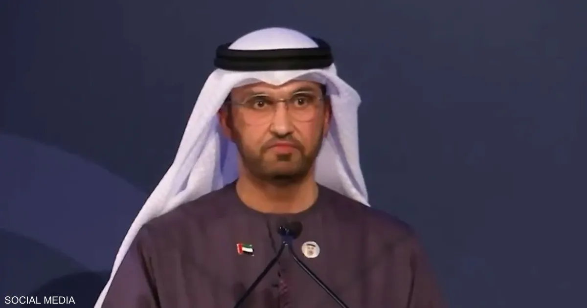 سلطان الجابر يهدي جائزة "القيادة المتميزة" إلى رئيس الإمارات