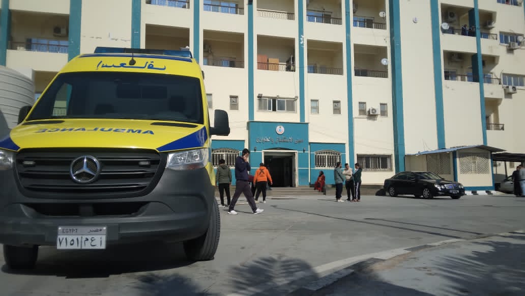 وصول 17 طبيبا من الجامعات المصرية إلى مستشفى العريش لإجراء جراحات بالمجان
