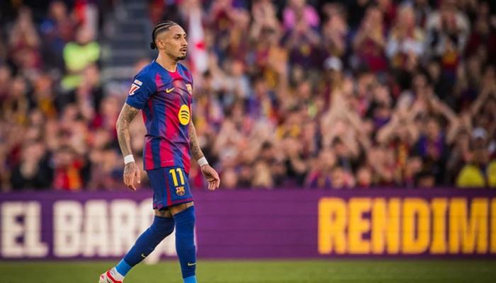 بينها الكلاسيكو وملاحم أتلتيكو.. رافينيا يورط برشلونة في 10 مباريات