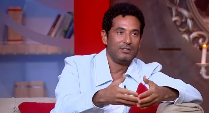 عمرو سعد يعتذر عن تصريح "الأعلى مشاهدة": مكانش المفروض أتكلم في ده | خبر