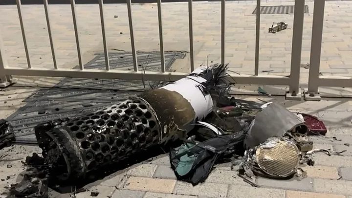 الشرطة الفلسطينية تحذر المواطنين من أجسام وقنابل من مخلفات الصواريخ المنفجرة