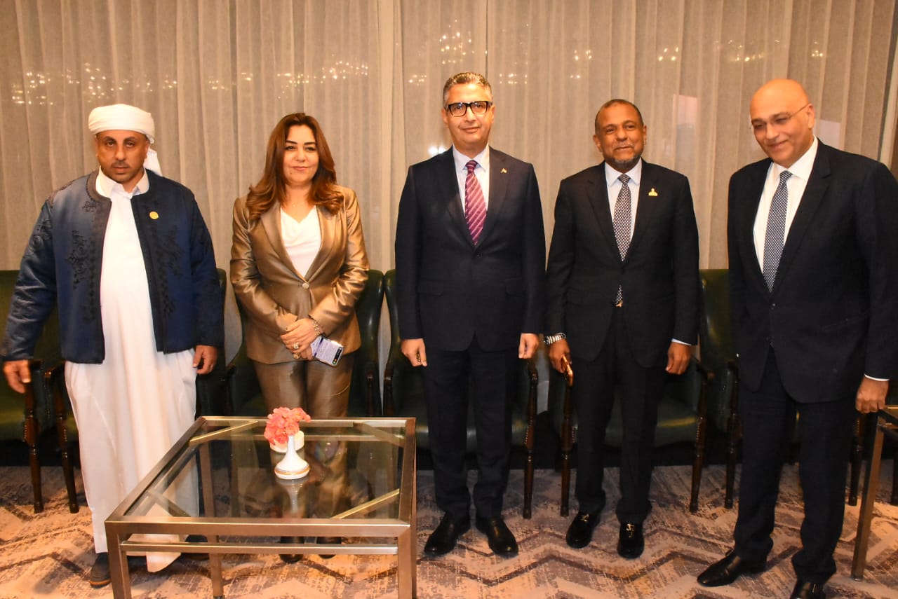 مطروح .. تفاصيل اعتماد وزيرة التنمية المحلية للعقود غير الموثقة لاستخراج رخصة للمحال التجارية