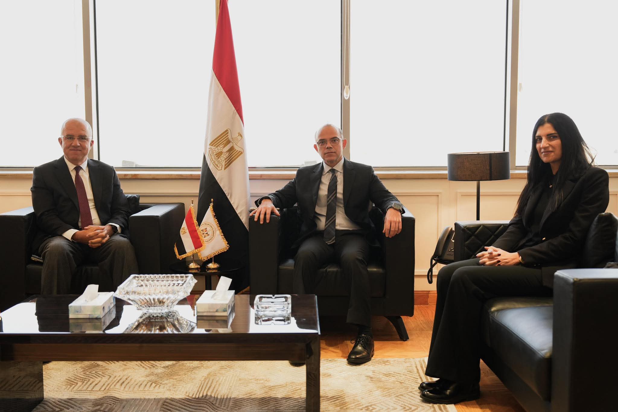 وزير الاستثمار يبحث مع رئيس اتحاد الصناعات دعم التنافسية الصناعية وزيادة الصادرات | أموال الغد
