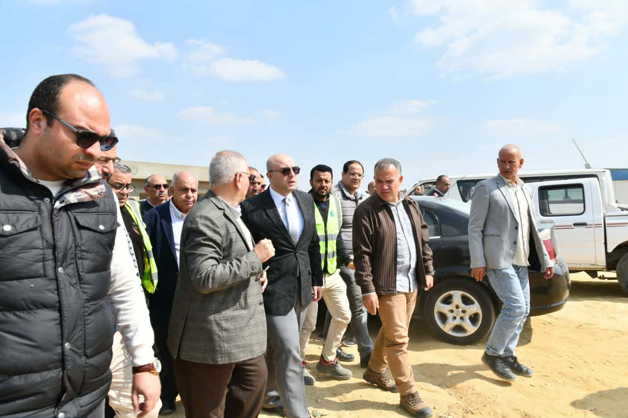 محافظ الفيوم يتفقد مشروع إعادة تأهيل محطة معالجة الصرف الصناعي في كوم أوشيم