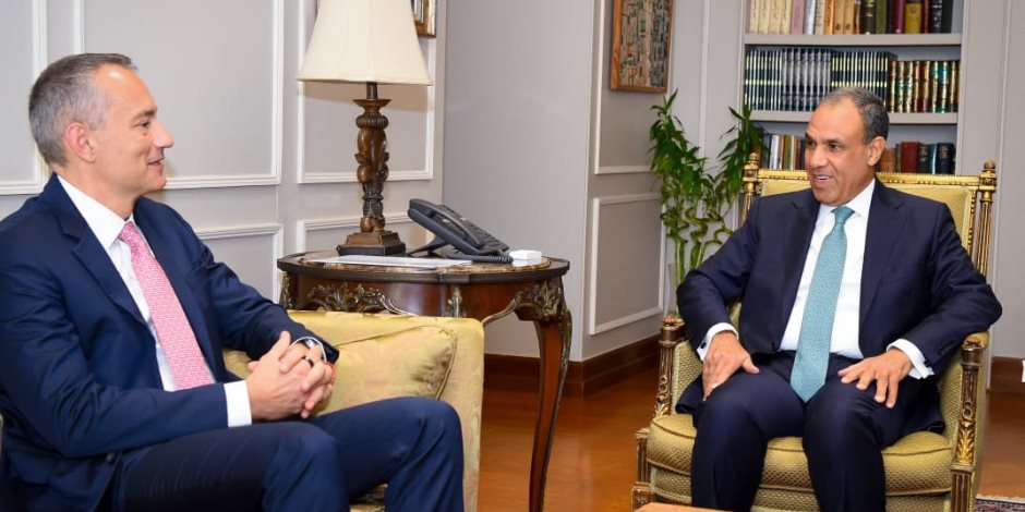 وزير خارجية مصر يبحث مع الممثل الأعلى لغزة إدخال المساعدات الإنسانية بشكل كافٍ للقطاع - صوت الأمة